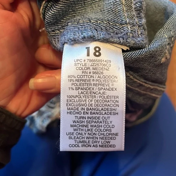 New Jordache denim lace shorts - Picture 16 of 16